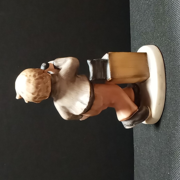 Vintage, Napco "Is She Home?" Porcelain Figurine - Picture 4 of 6